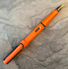 Load image into Gallery viewer, Lamy Safari 2021 Limited Edition Terra Red Fountain Pen 2021