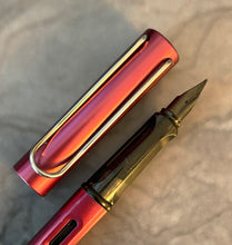 Load image into Gallery viewer, LAMY Safari AL-star Fountain Pen - black purple