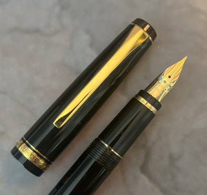 Namiki Falcon Fountain Pen - Black w Gold Trim