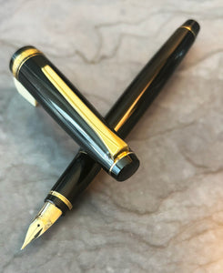 Namiki Falcon Fountain Pen - Black w Gold Trim