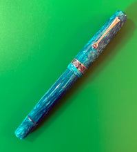 Load image into Gallery viewer, Leonardo Momento Magico Fountain Pen - Emerald Green