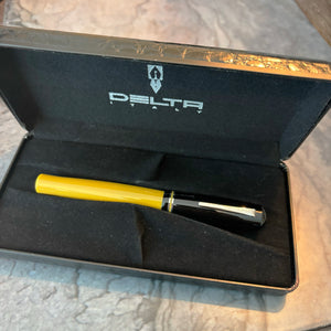 Delta 366 Vintage Edition Amber Fountain Pen