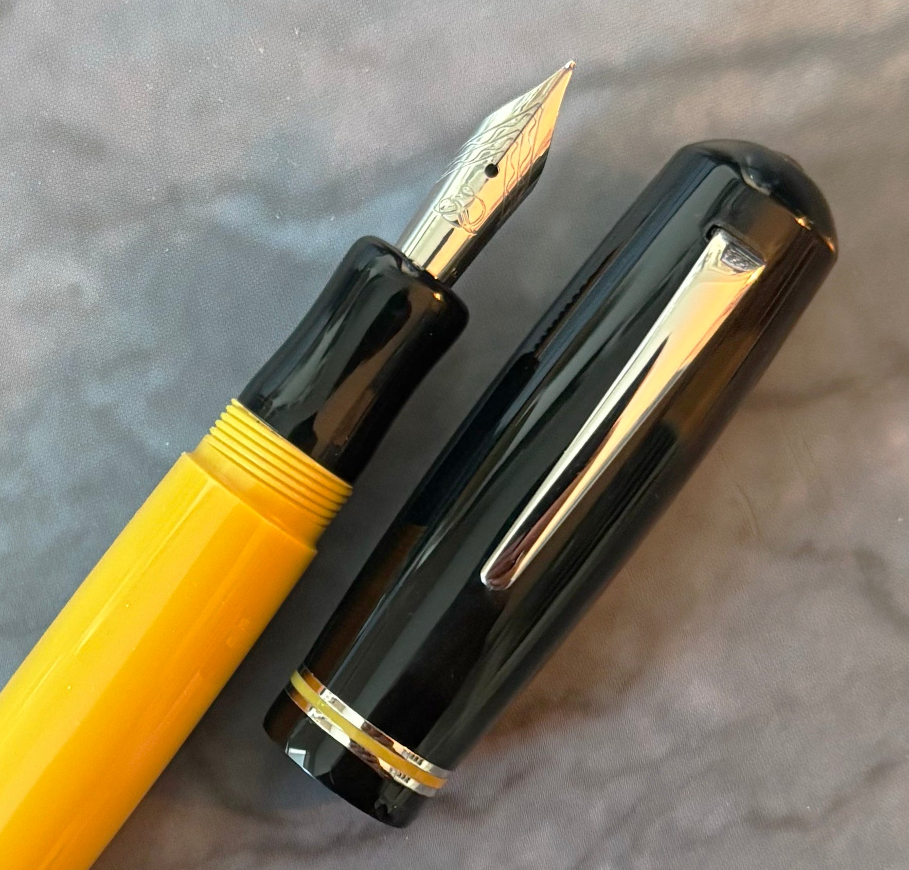 Delta 366 Vintage Edition Amber Fountain Pen