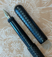 Load image into Gallery viewer, Moore's Non-leakable Fountain Pen