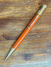 Load image into Gallery viewer, Parker Duofold Senior ”Big Red” Fountain pen and Pencil