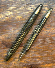 Load image into Gallery viewer, Sheaffer Triumph Lifetime, Green straighted Fountain Pen &amp; Pencil Tuckaway Set