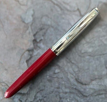 Load image into Gallery viewer, Parker 21 Burgundy barrel, steel cap