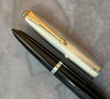 Load image into Gallery viewer, Parker 51 Aerometric, Silver Cap Teal Black barrel