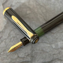 Load image into Gallery viewer, Pelikan Black M250