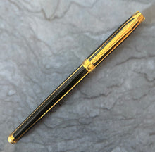 Load image into Gallery viewer, Elysee Parthenon Classic Black Lacquer &amp; Gold Fountain Pen - c. 1992