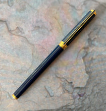 Load image into Gallery viewer, S. T. Dupont Classique &quot;Lafayette&quot; Fountain Pen (1980s) - Blue Chinese Lacquer