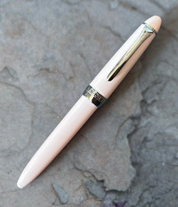 Shikiori Hisakata Fountain Pen / White