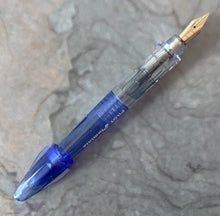 Load image into Gallery viewer, Pilot Pluminix Fountain Pen Italic Calligraphy / Blue