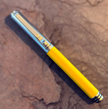 Load image into Gallery viewer, IWI Handscript fountain pen, yellow