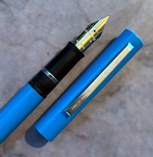 Load image into Gallery viewer, Sheaffer Cartridge Pen, Metal - Turquoise