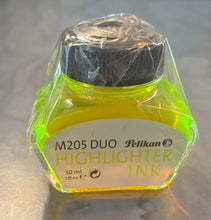 Load image into Gallery viewer, Pelikan SE (2010) M205 Fountain Pen