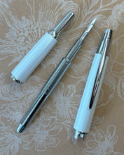 Load image into Gallery viewer, Pilot, Pearl White Vanishing Point Décimo fountain pen