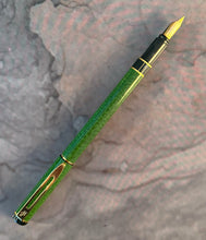 Load image into Gallery viewer, Waterman Forum Green, Fountain Pen