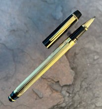 Load image into Gallery viewer, Cross Metropolis Rollerball