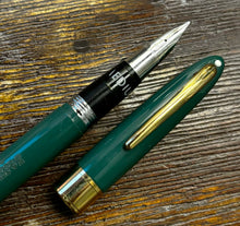 Load image into Gallery viewer, Sheaffer&#39;s Sage Green Statesman Snorkel set