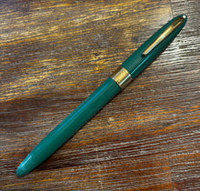 Load image into Gallery viewer, Sheaffer&#39;s Sage Green Statesman Snorkel set