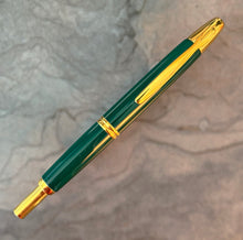 Load image into Gallery viewer, Pilot Namiki Vanishing Point - Green w Gold Trim