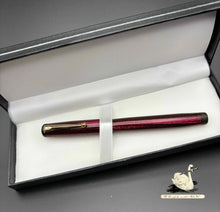 Load image into Gallery viewer, Mabie Todd, Swan Garnet Lizard Fountain Pen