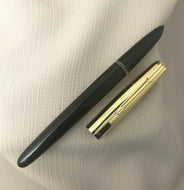 Hero 616 Gilded Gold cap with a black barrel