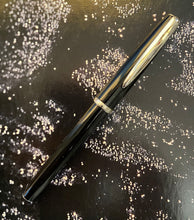Load image into Gallery viewer, Waterford Marquis Black Lacquer Fountain Pen