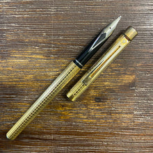 Load image into Gallery viewer, Sheaffer Targa  &quot;Slim&quot;. Gold Geometric
