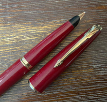 Load image into Gallery viewer, Parker 45 CT (Arrow), Burgundy