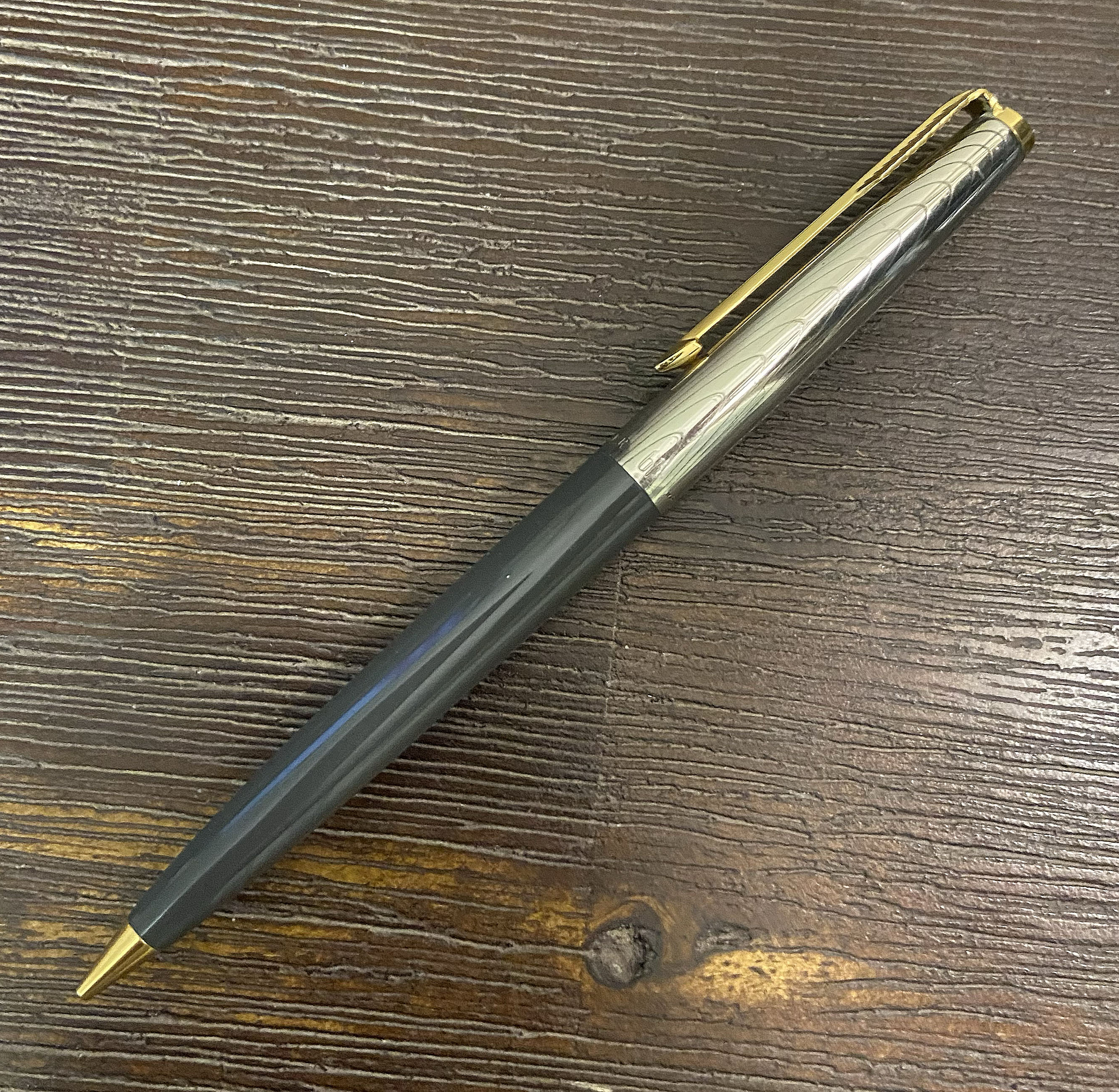 Parker 61, Grey with Rainbow cap