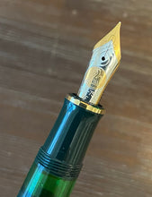 Load image into Gallery viewer, Pelikan Golf, Green M800 (Old Style), Limited Edition.