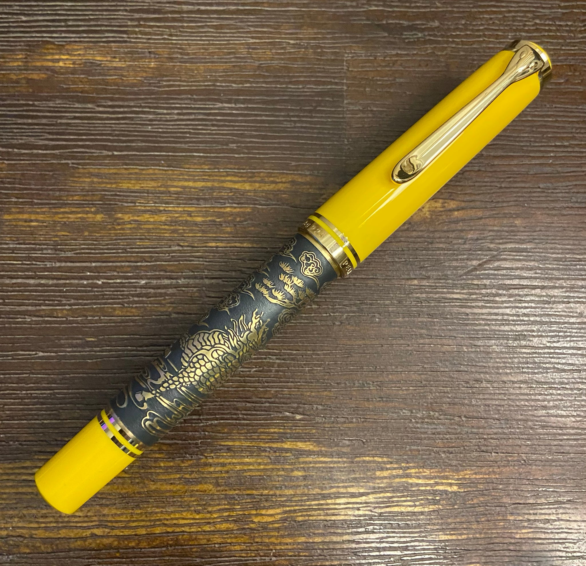 Pelikan M800 Kirin (Old style), Yellow, Limited Edition