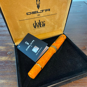 Delta Dolce Vita Oro Oversize Vermeil Fountain Pen