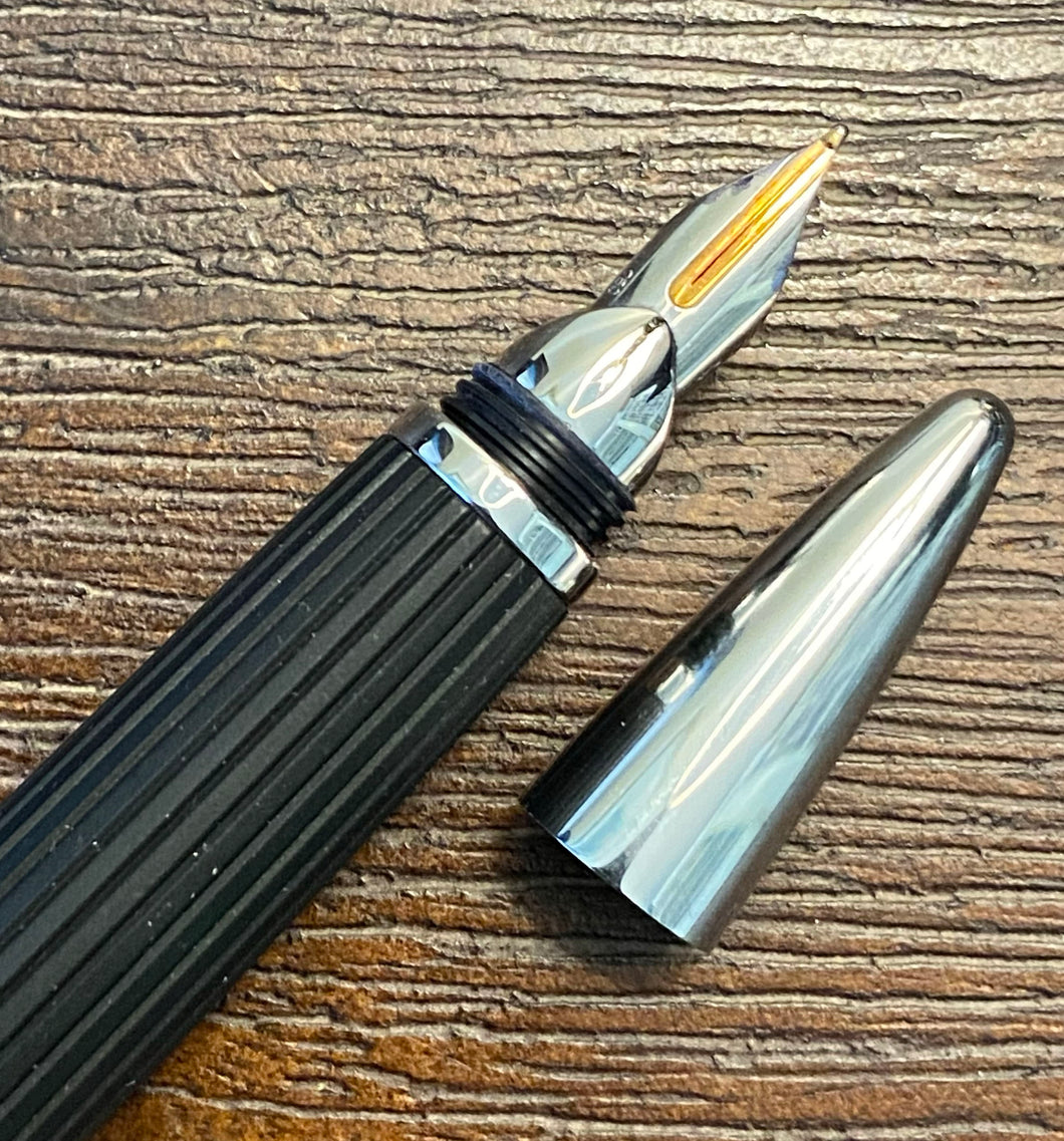 Jorg Hysek Carbon Pinstripe Fountain Pen with sleeve