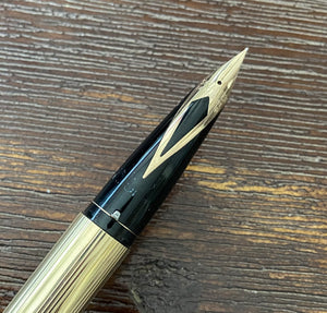 Sheaffer Imperial, G/F, thin lined pattern