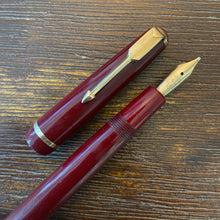 Load image into Gallery viewer, Parker British Duofold Victory style, Burgundy