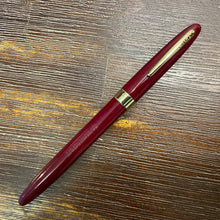 Load image into Gallery viewer, Sheaffer Snorkel, Admiral Burgundy