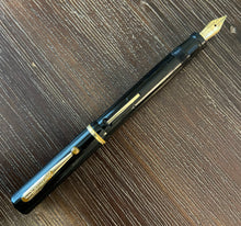 Load image into Gallery viewer, Sheaffer&#39;s Junior Flat-Top Black